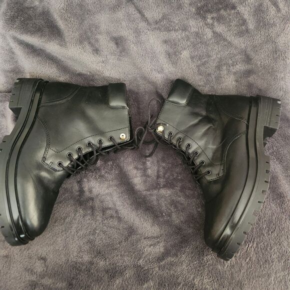 Lauren Ralph Lauren Women's Carlee Lug-Sole Booties  Color Black Leather Size 7 - Picture 6 of 9